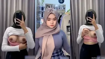 Bokep Hijab TikToker Hijab Toket Jumbo Lepas Jilbab Bugil Colmek